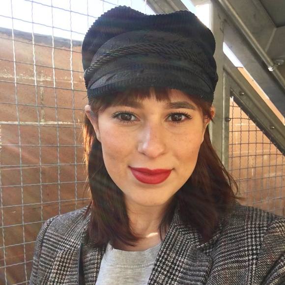 Meet your Posher, Bobbie - Picture 1 of 1